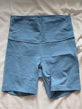 Lululemon Wunder Train High-Rise Short 6"
